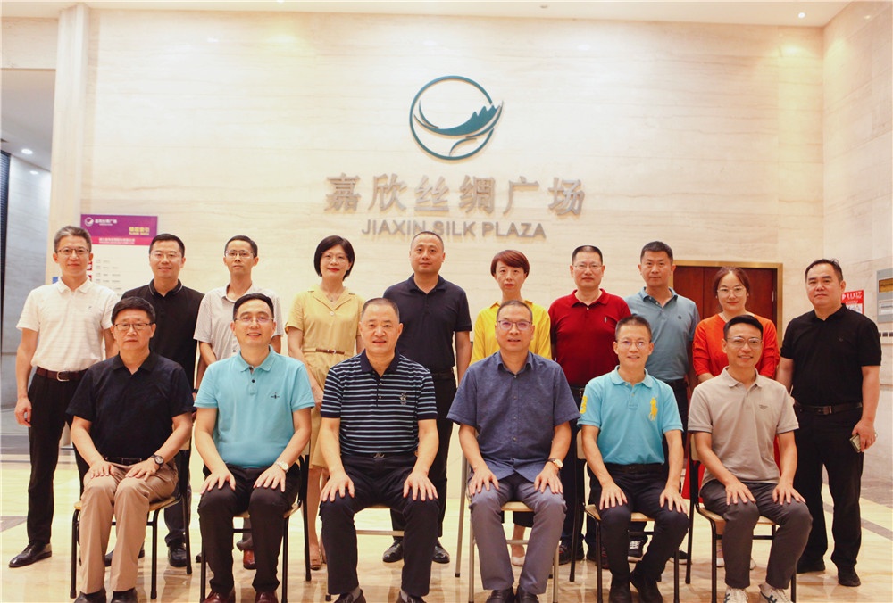 嘉兴一中实验学校校长聘用仪式圆满举行_J9集团新闻_新闻中心_J9集团丝绸，，，，，金三塔丝绸_J9集团