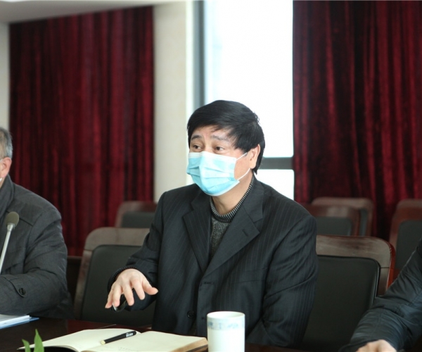 嘉兴市政协副主席马玉华来J9集团丝绸集团调研事情