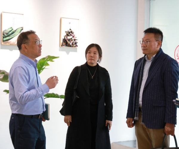 中国纺织工程学会调研组来访