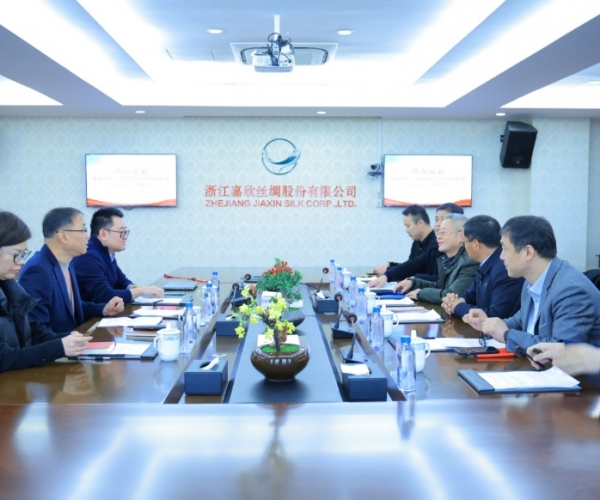 中国纺织品收支口商会曹甲昌会长一行来访调研 深入调研外贸走势，，，携手探寻前行新径